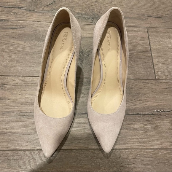 Nordstrom Signature Light Gray Suede pumps / high heels - Picture 2 of 7